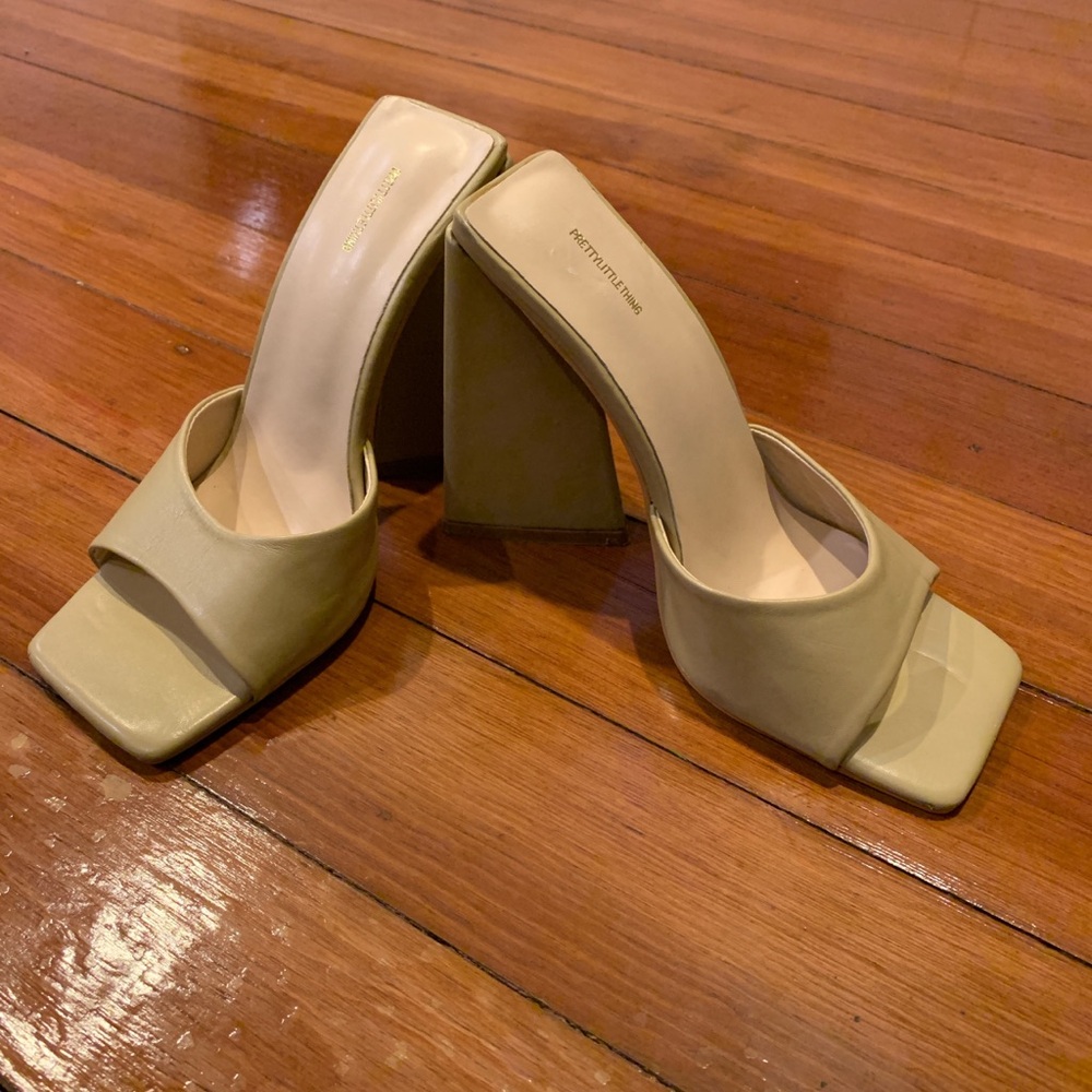 PrettyLittleThing retro chunky heel. Size 4 fits like a 5&1/2